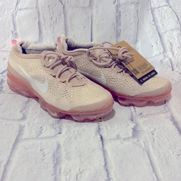 🔵”NWT” NIKE Vapormax Flyknit Pink Sneakers - Picture 13 of 16